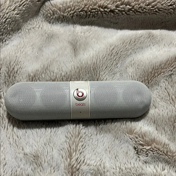 Beats by Dre White Portable Speaker Case